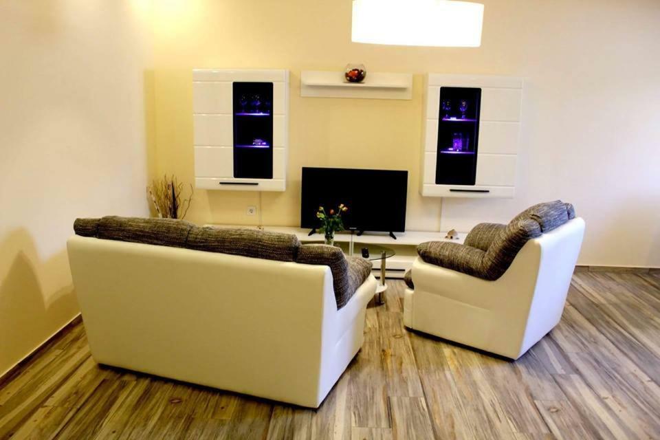 Apartments Klaudija بولا المظهر الخارجي الصورة